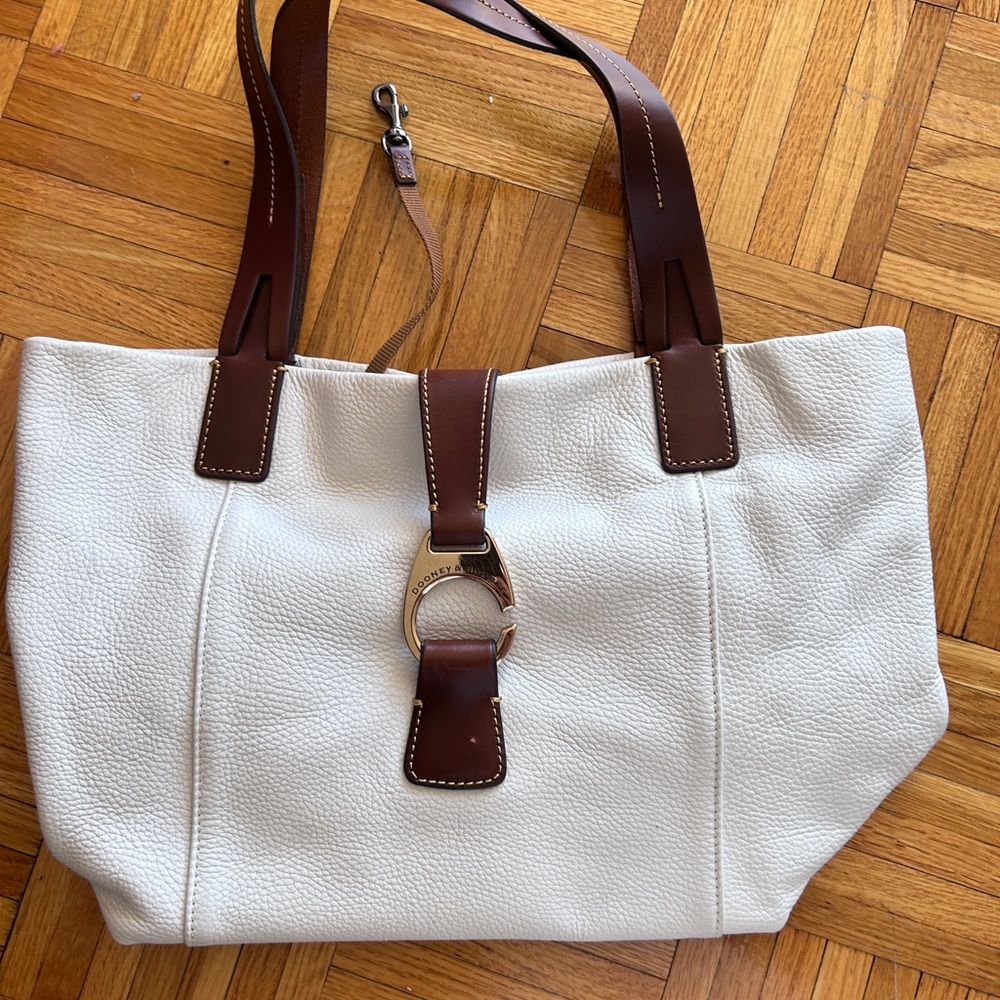 Beautiful white pebble leather bag with tan trimmings